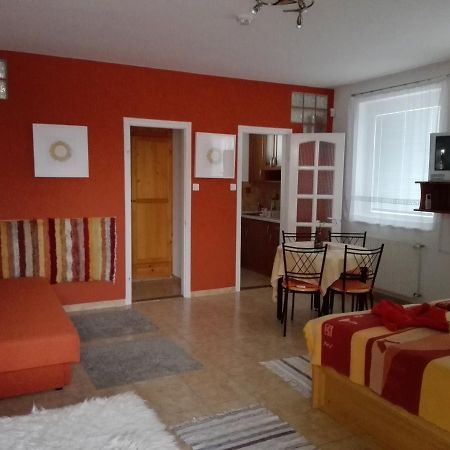 Ottó Panzió Villány Esterno foto