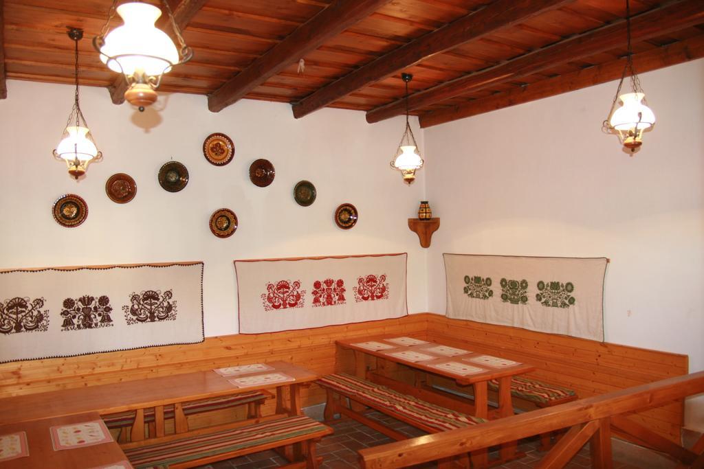 Ottó Panzió Villány Esterno foto